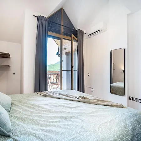 Alpin Penthouse 2 Bedroom With Fireplace And Mountain View * Bansko