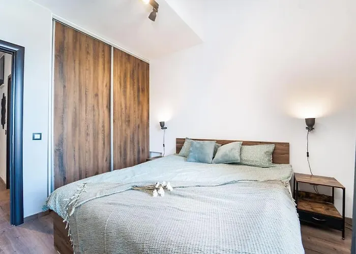 Апартамент Alpin Penthouse 2 Bedroom With Fireplace And Mountain View Банско